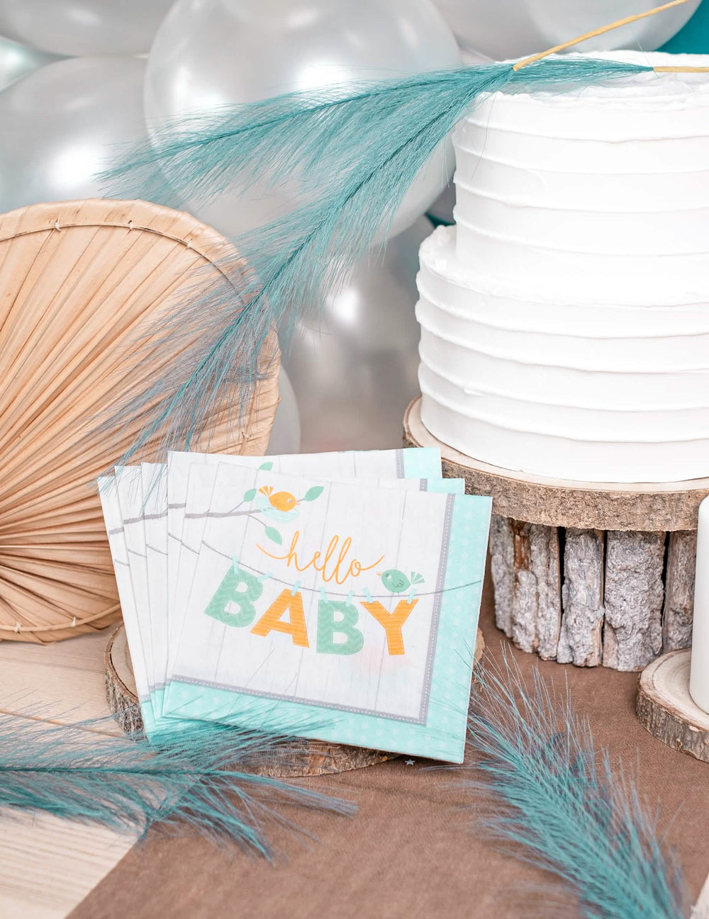 Dekorativna postavitev papirnatih prtičkov hello baby ptice
