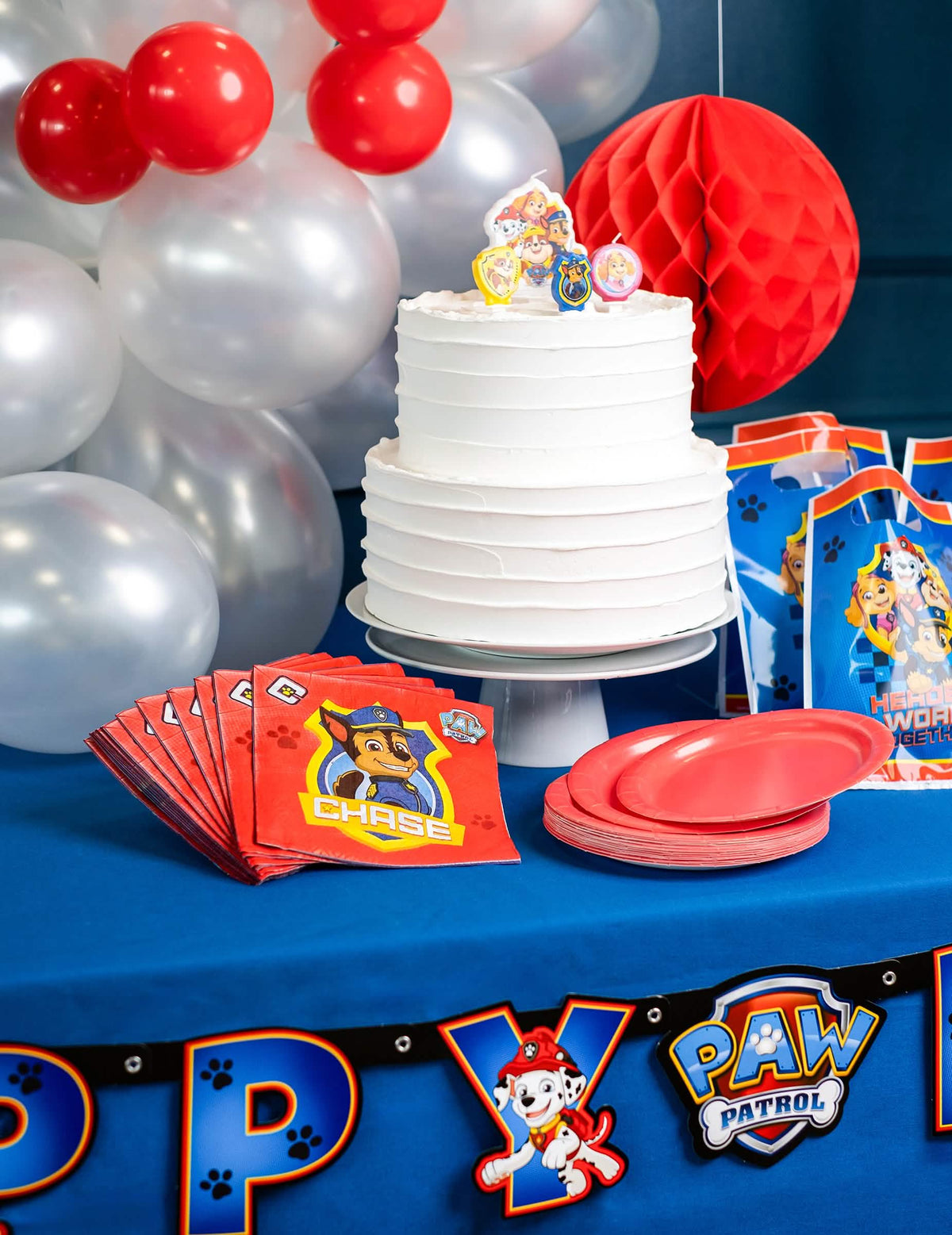 praznična dekoracija mize papirnati prtički Paw Patrol Chase