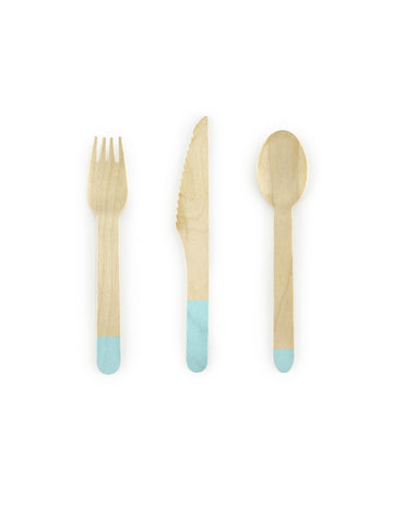 18 lesenih pogrinjkov v barvi mete 16 cm ujemanje