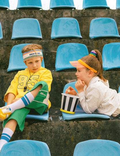 2 črno-beli črtasti kartonski posodici za prigrizke 14 cm