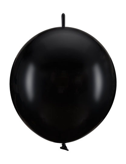 Gros plan du ballon à relier pour décoration de fête noir