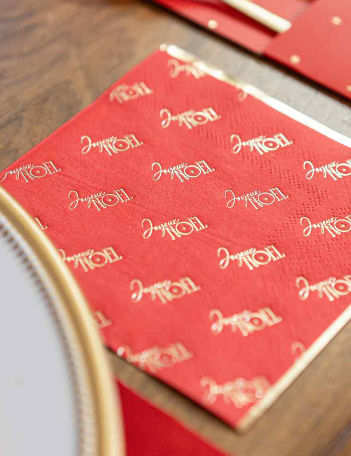 20 serviettes cocktail Joyeux Noël L'Intemporel rouge et or 24 x 24 cm