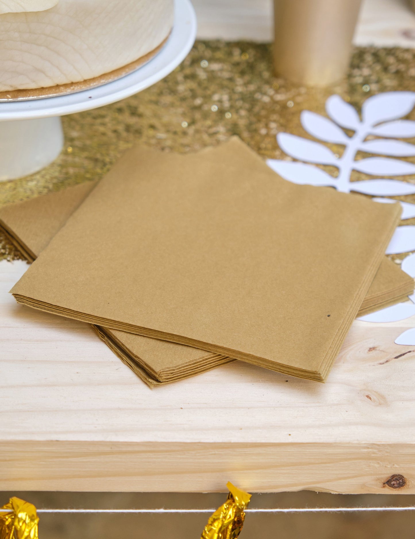 20 zlatih papirnatih prtičkov 33 x 33 cm za praznovanja 