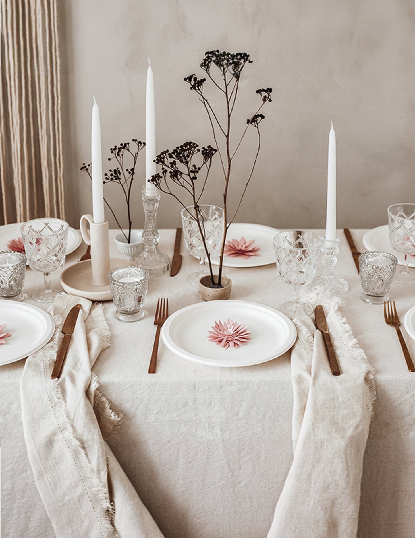 3 rožnate 3D papirnate rože v pudrasti barvi 