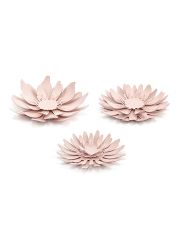 3 rožnate 3D papirnate rože v pudrasti barvi 