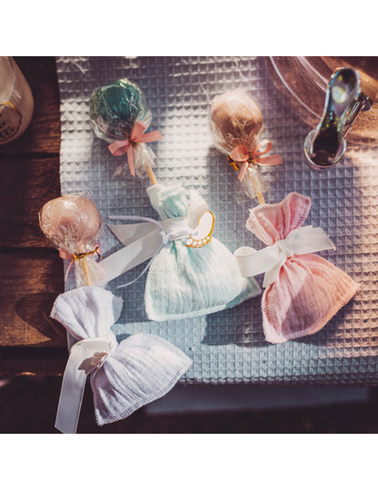 4 pochons en gaze de coton blanc 8 x 10 cm avec ruban