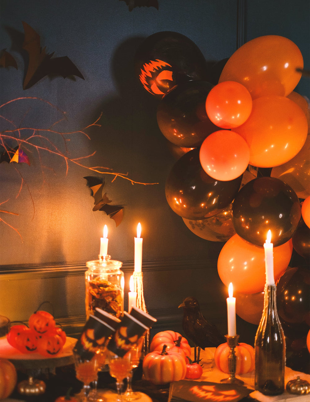 Mise en situation décorative d'Halloween des ballons citrouille terrifiante