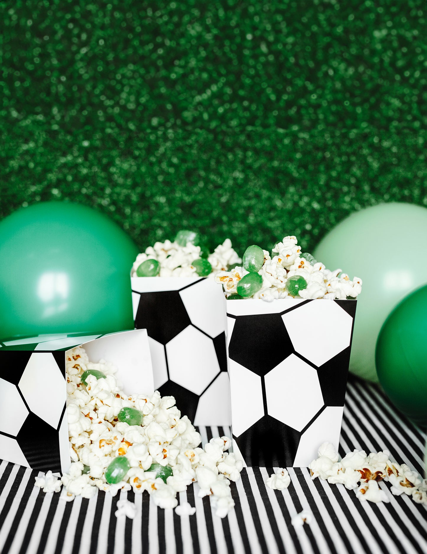 6 nogometnih škatel kokic