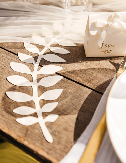 6 listov bele in zlate praproti ter evkaliptusa 30 cm papir