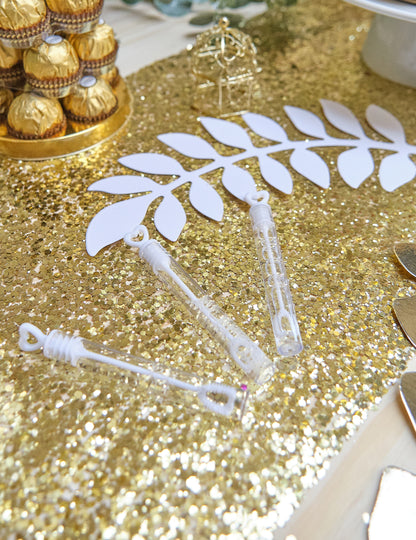 6 stekleničk poročnih mehurčkov s pokrovčki v obliki srca