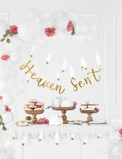 6 belih in zlatih papirnatih okraskov za kolačke za poroke