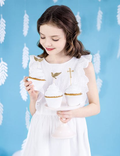 6 belih in zlatih papirnatih okraskov za kolačke za poroke