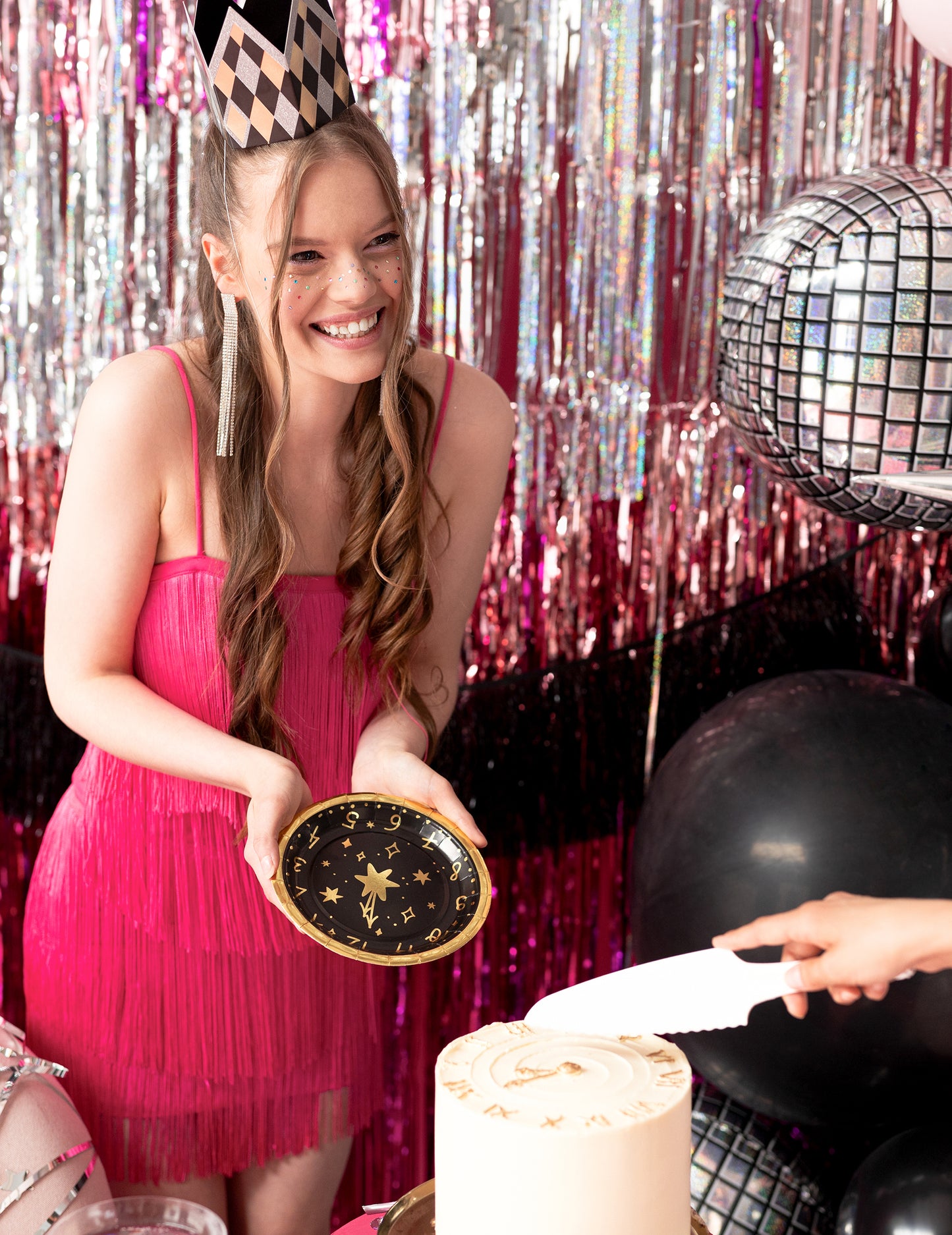 6 majhnih okroglih krožnikov Novo leto Ura 18 cm 