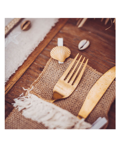 6 sponk iz smole v obliki školjk 4,5 cm beli les