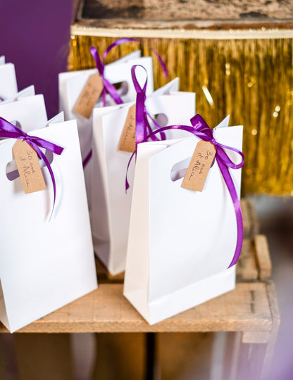 6 belih papirnatih vrečk 10 x 18 x 5 cm za poroko