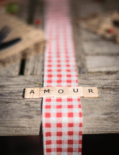 60 lesenih črk abecede, slog Scrabble 2 cm za okrasitev mize