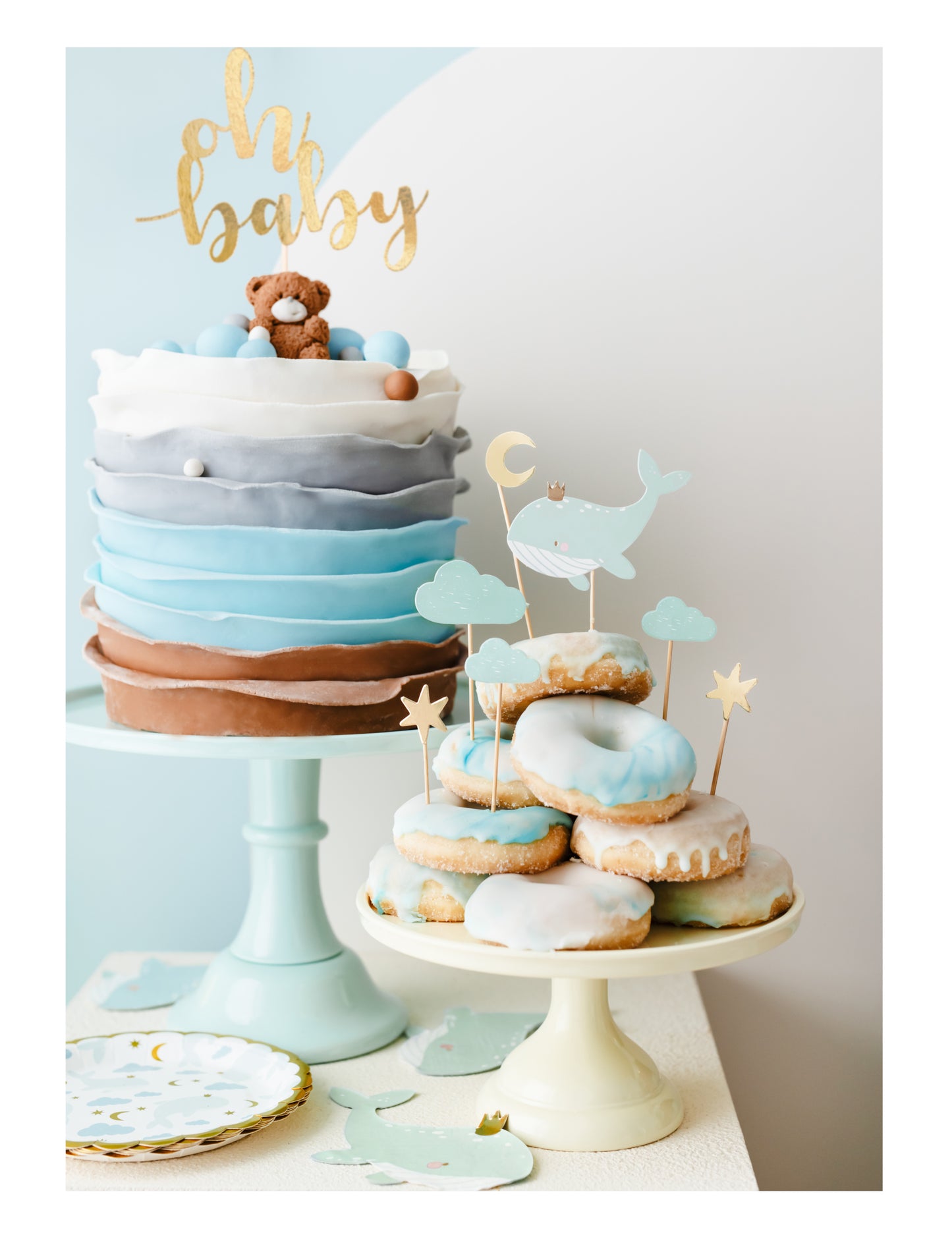 7 okraskov za torto v obliki nebeško modrega kita, 11 x 14 cm zlati oblak