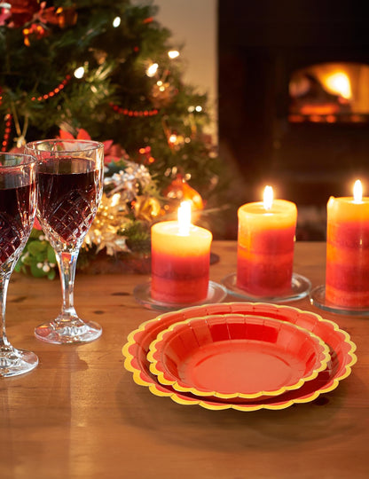 8 rdeče-zlatih kartonskih krožnikov z nazobčanimi robovi 23 cm za božič