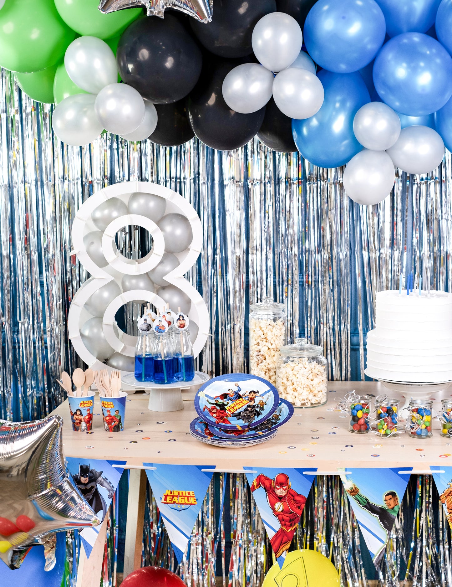 8 papirnatih krožnikov Lige prave™ 23 cm