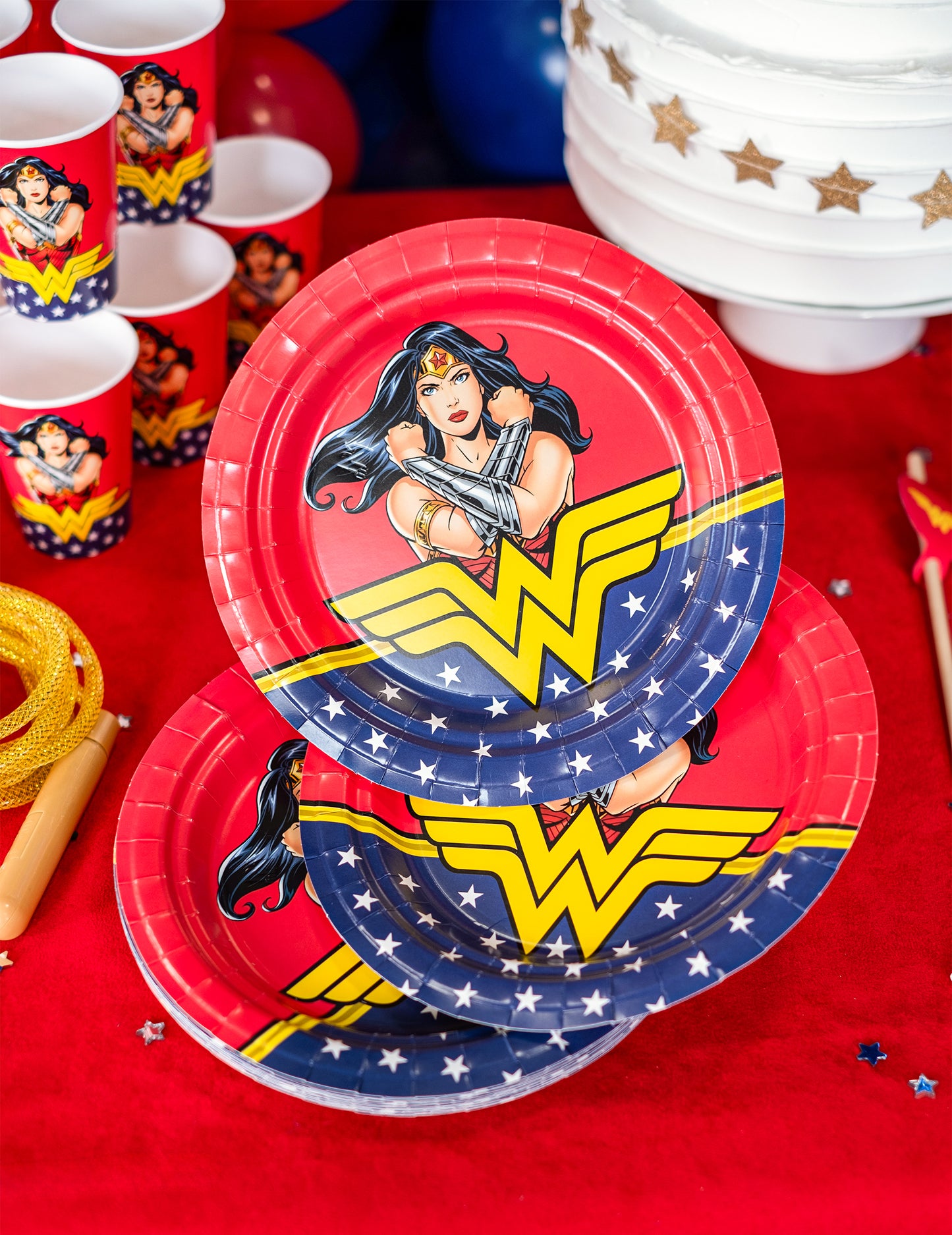 8 kartonskih krožnikov Wonder Woman 23 cm