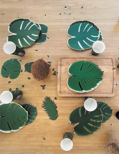 8 papirnatih krožnikov s tropskimi listi 23 cm