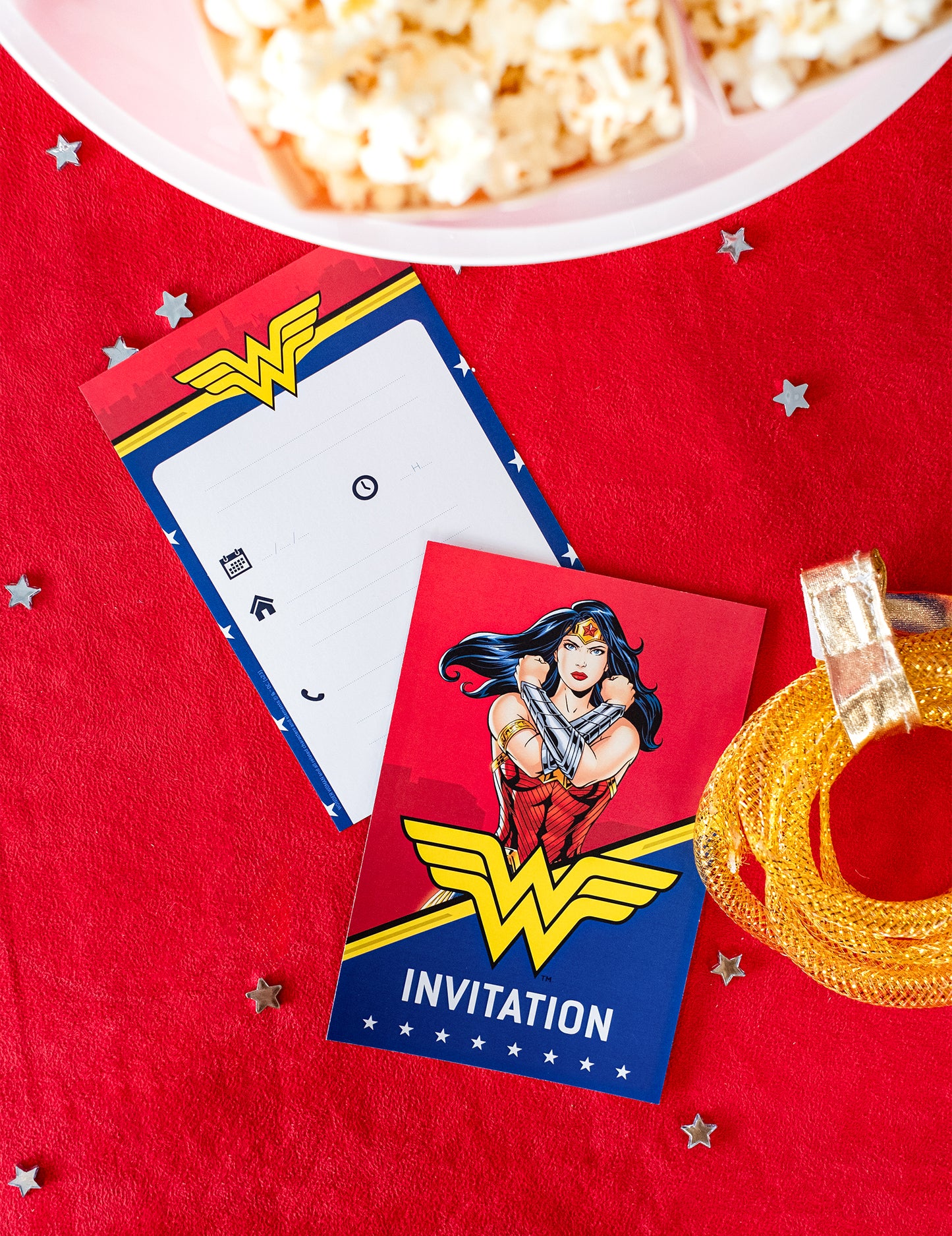 8 vabilnih kartic z ovojnicami Wonder Woman 10x16cm