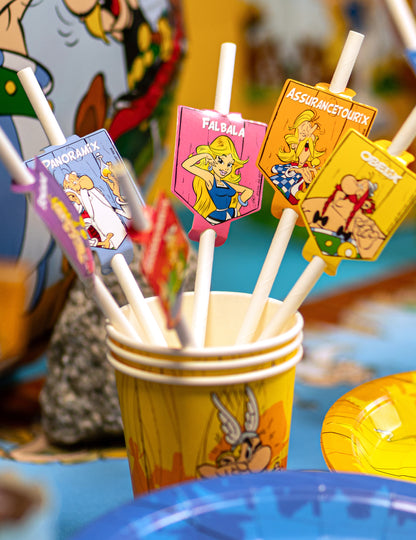 8 kartonskih slamic Asterix