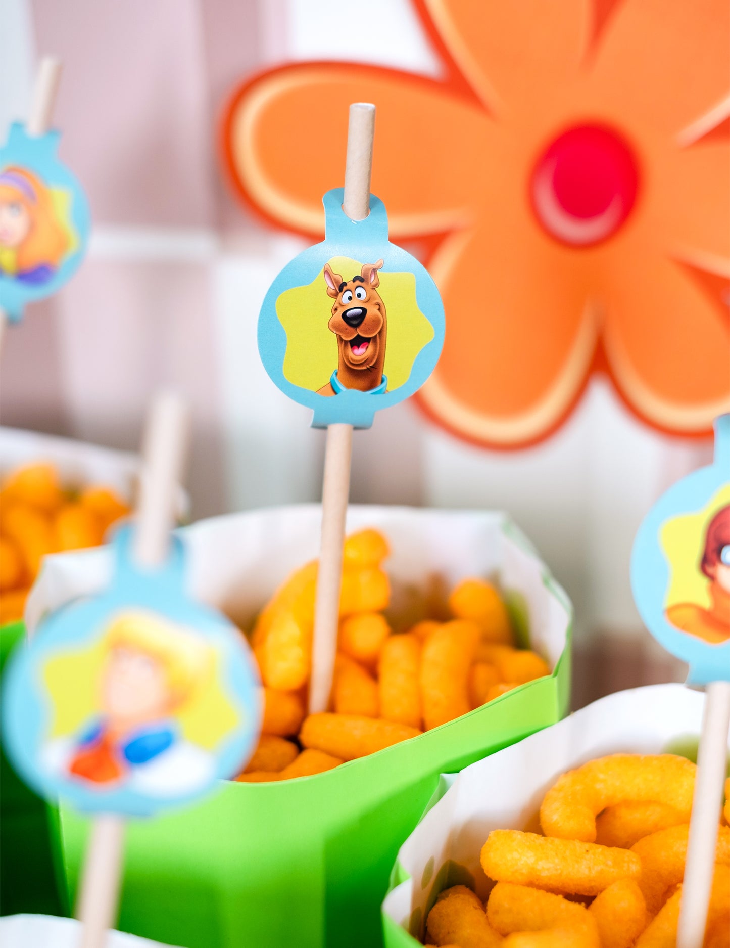 8 slamic medaljona v kartonu Scooby-Doo 20 cm