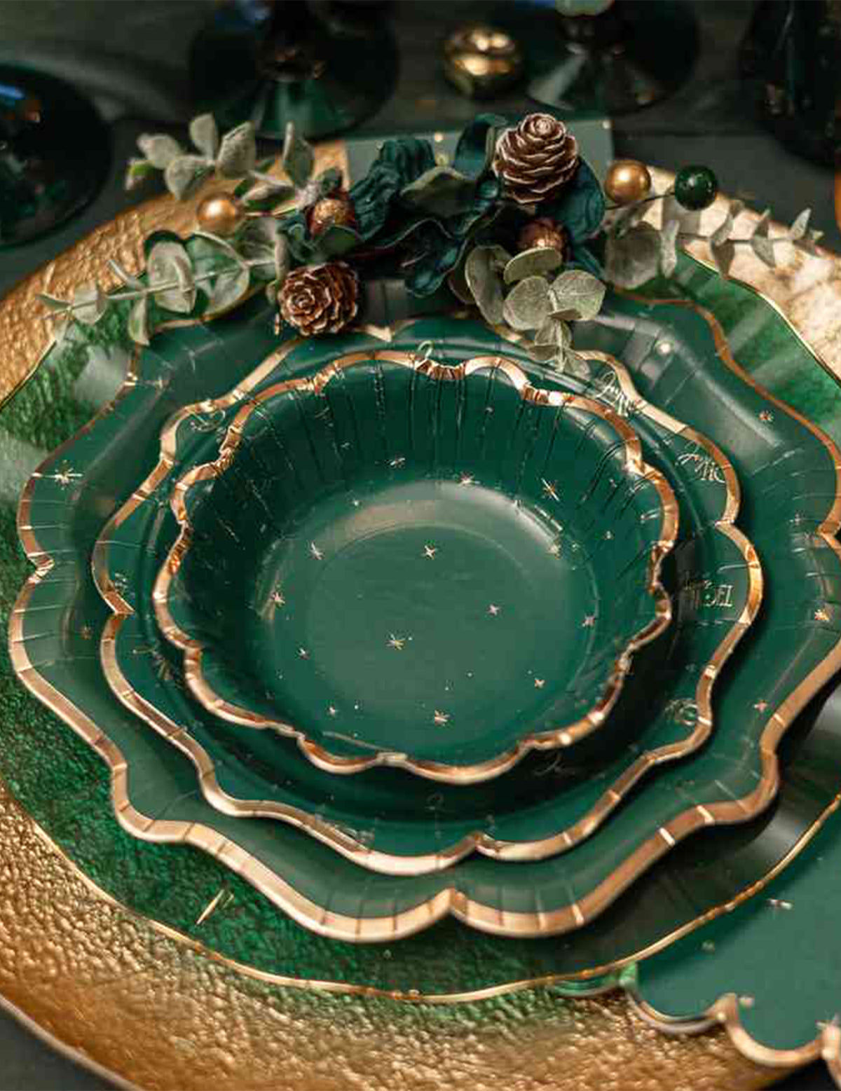 8 petites assiettes Joyeux Noël L'Intemporel vert anglais et or 18 cm