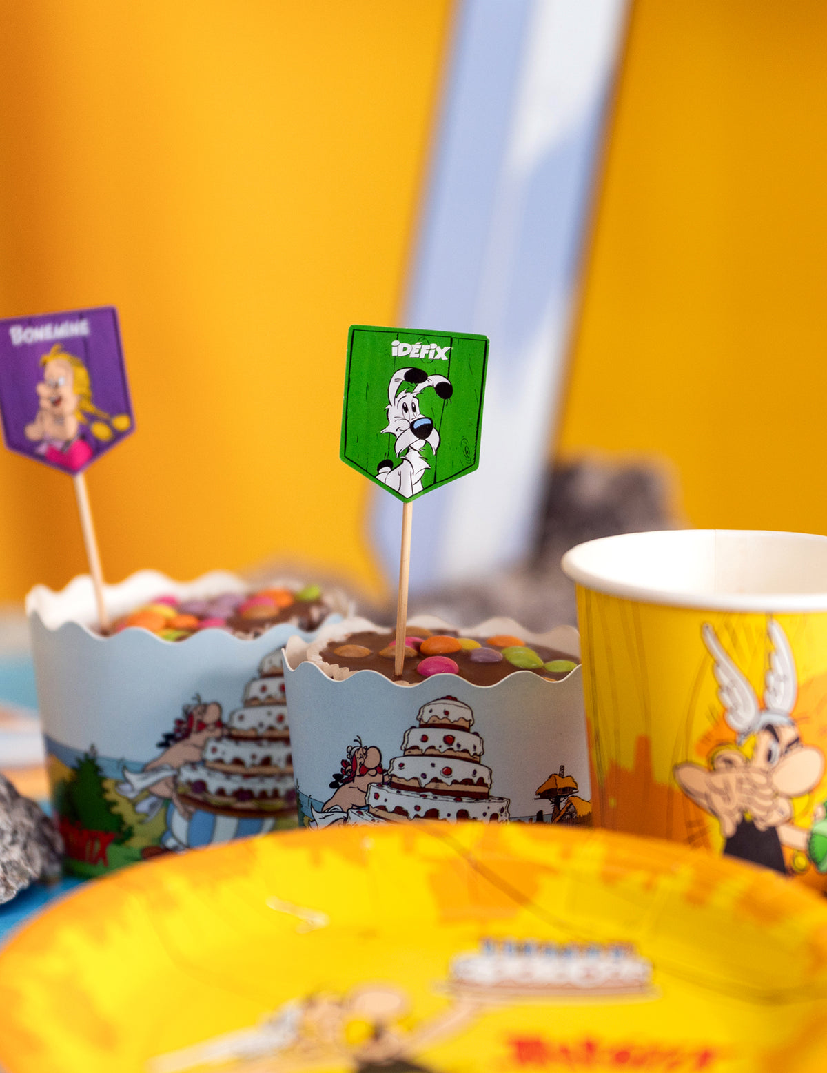 Mise en situation des personnages Idéfix et Bonemine du Pics à cupcakes Astérix