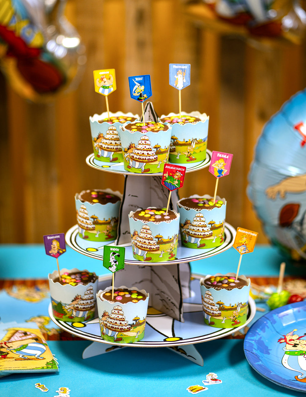 Mise en situation sur un présentoir du Pics à cupcakes Astérix