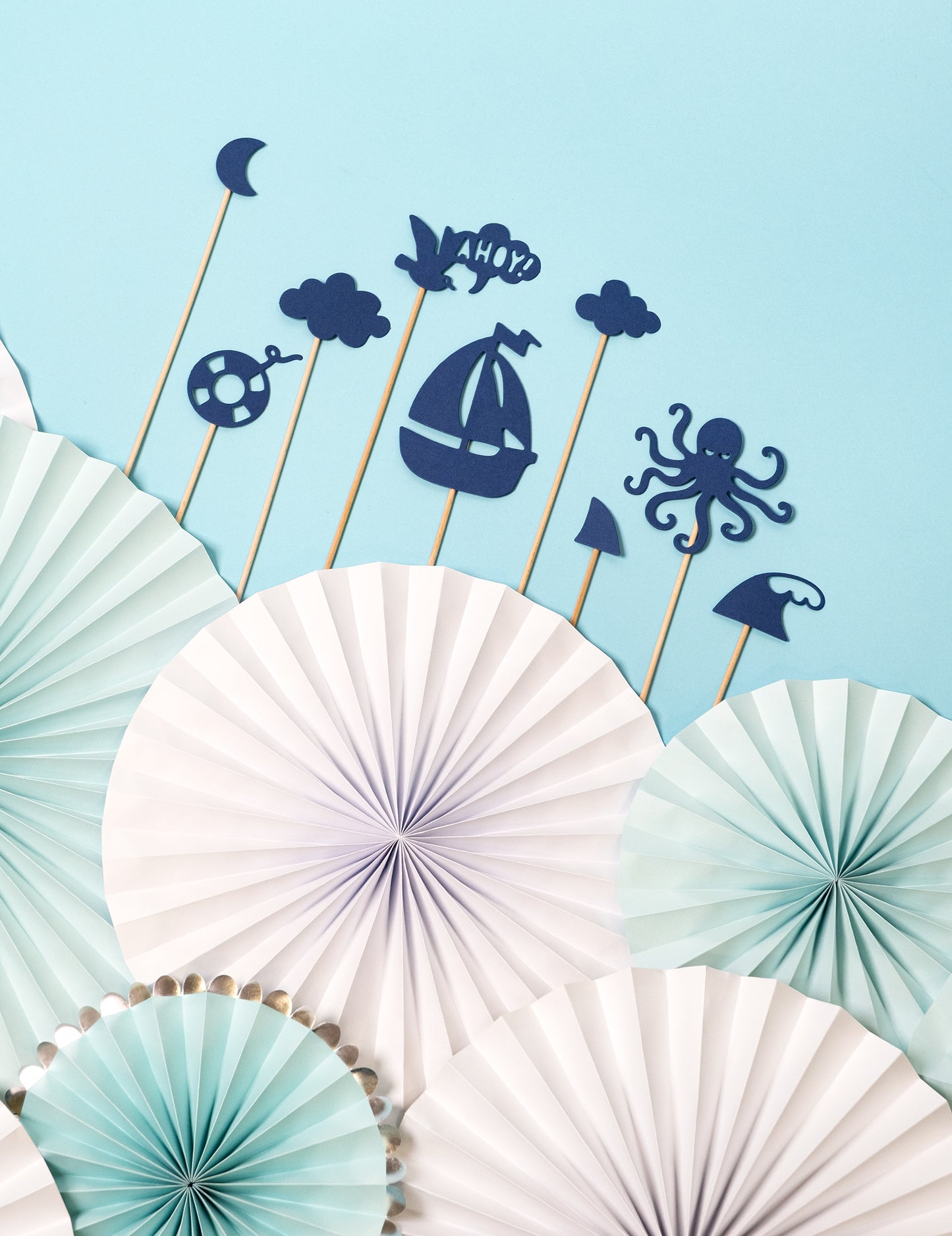 9 temno modrih okraskov za torte na palčkah, 9,5 do 22,5 cm cm morski motivi