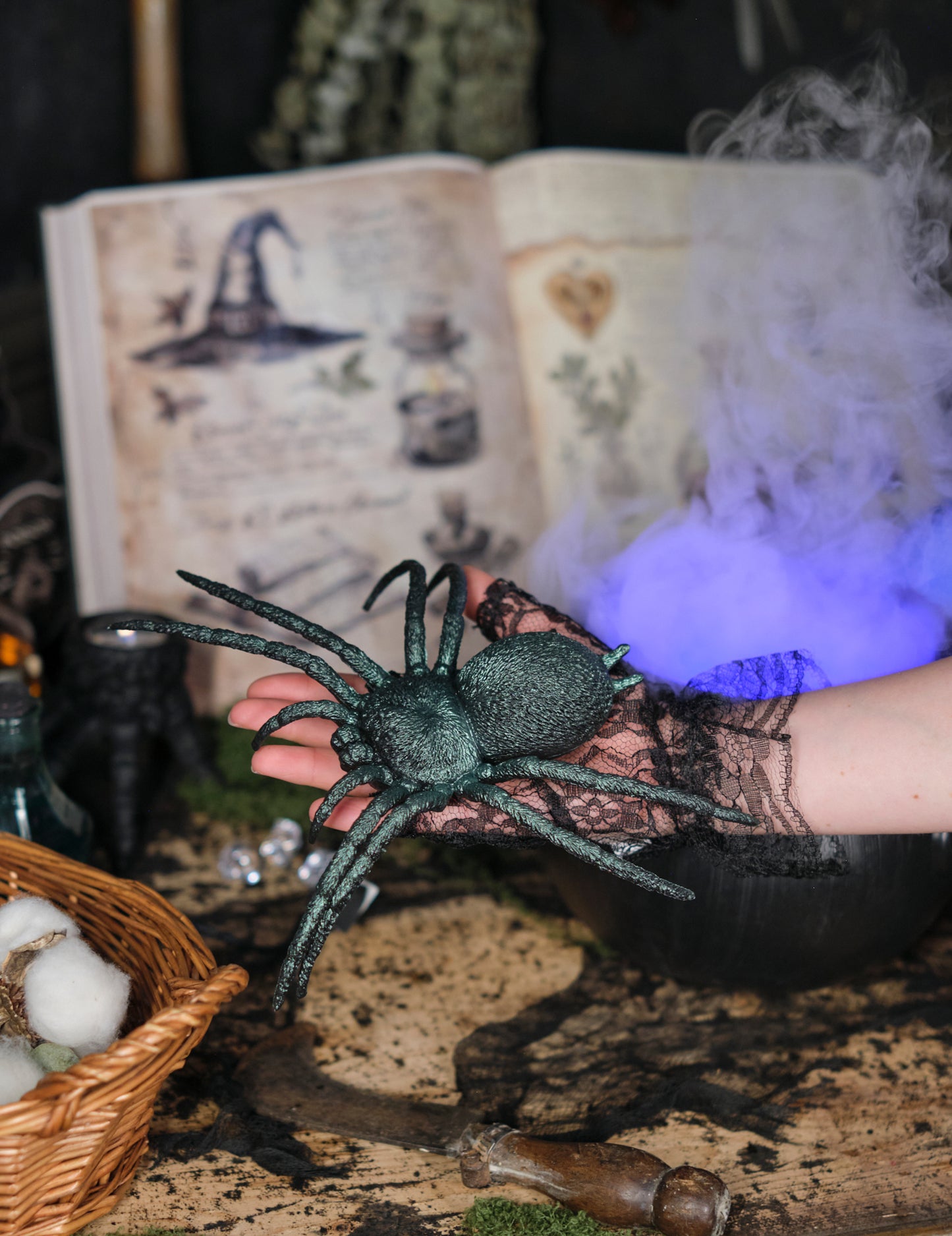 Iridescent Green Plastic Spider 23 cm