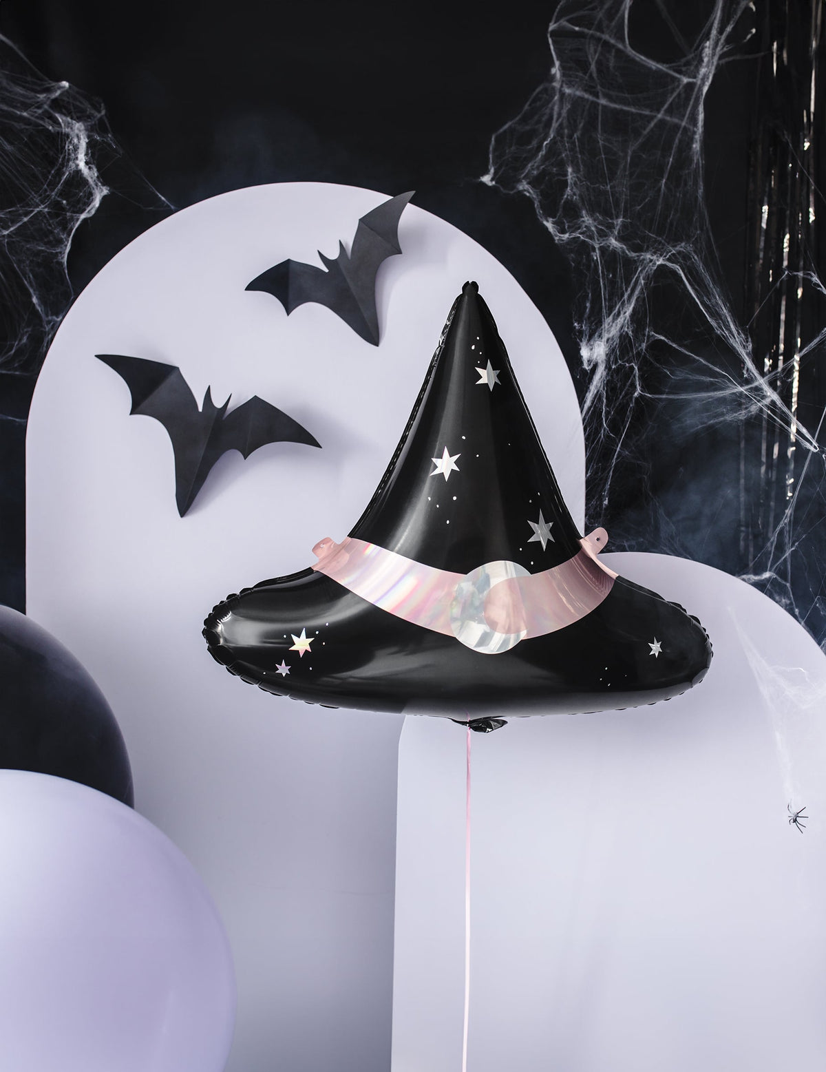 Mise en scène du ballon aluminium chapeau de sorcière
