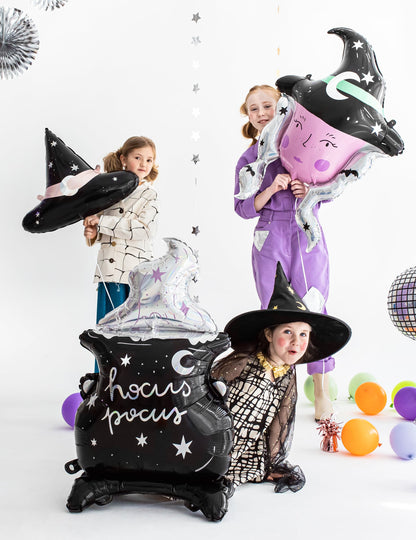 Ballon aluminium chapeau de sorcière pour enfant noir et argenté avec étoiles