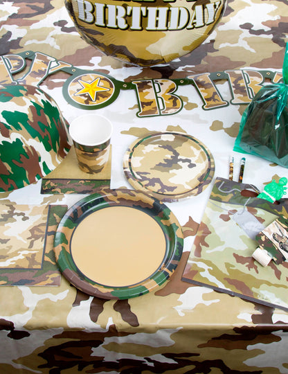 Mise en scène de la décoration de table du ballon aluminium militaire