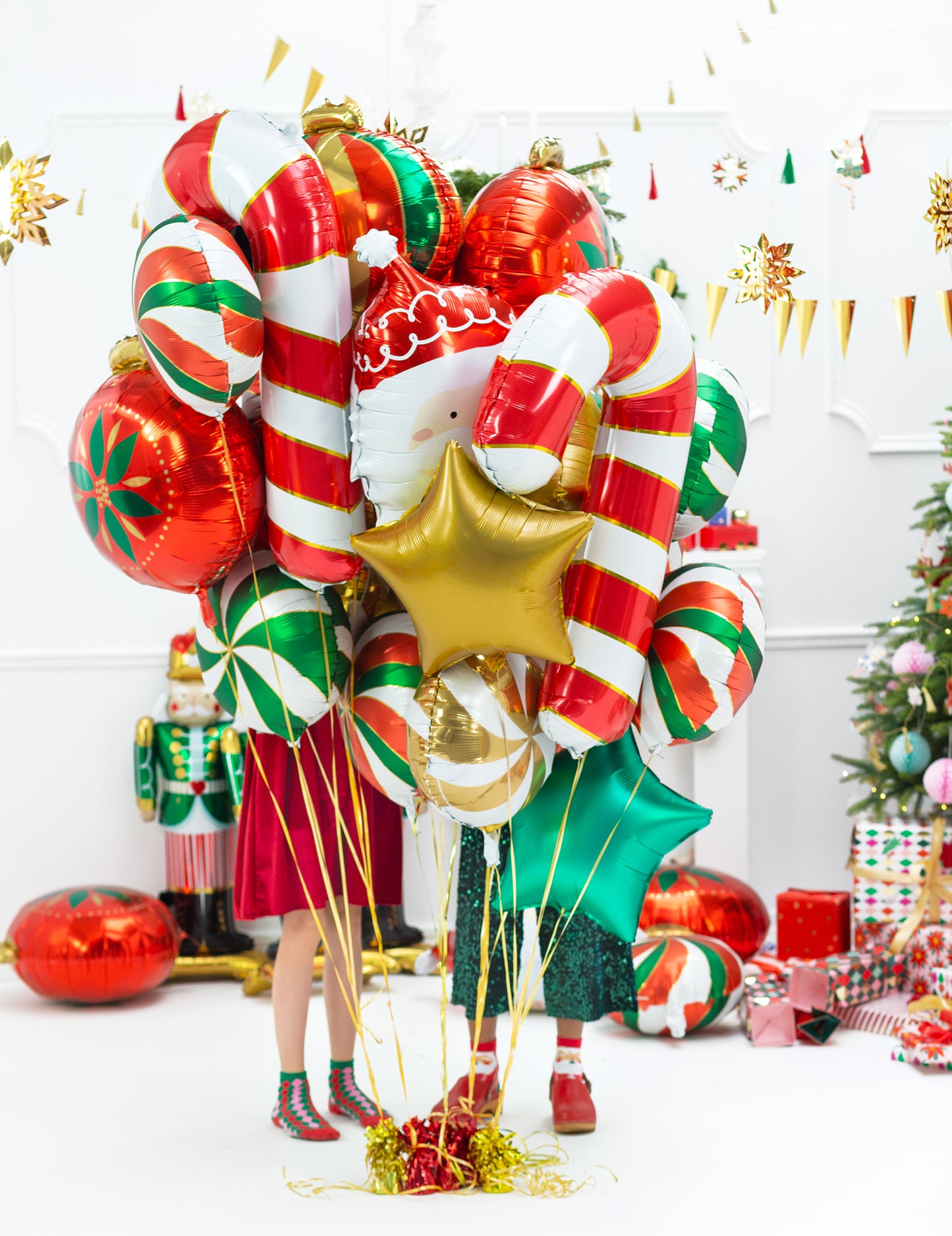 Velik aluminijast balon v obliki sladkorne palčke 50 x 82 cm Božični okraski