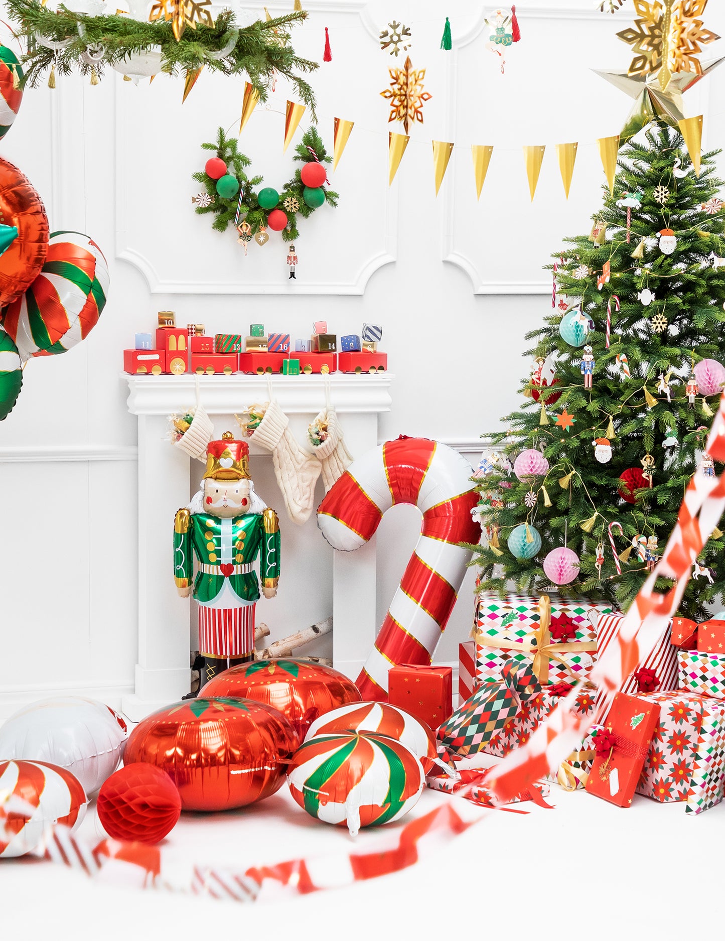 Velik aluminijast balon v obliki sladkorne palčke 50 x 82 cm Božični okraski