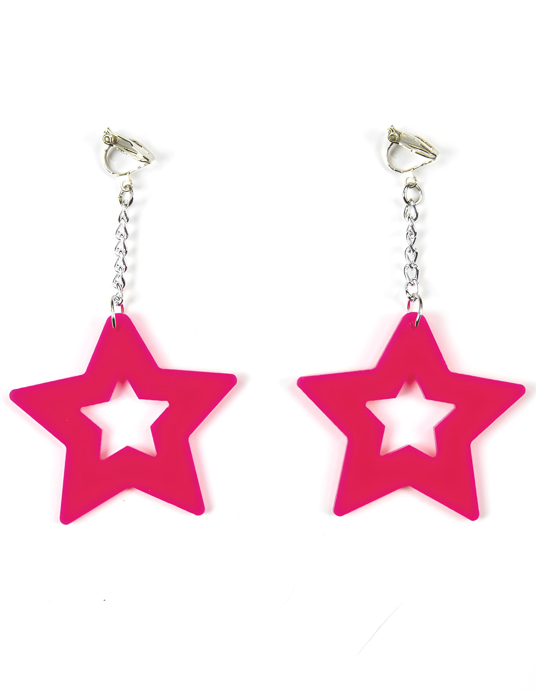 Détail du système d'attache à clips des boucles d'oreilles étoiles