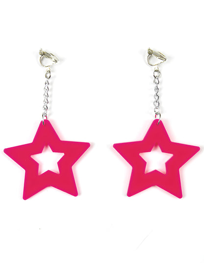 Détail du système d'attache à clips des boucles d'oreilles étoiles