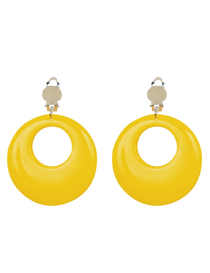 Détail du fermoir à clip des boucles d'oreilles jaune fluo pour adulte