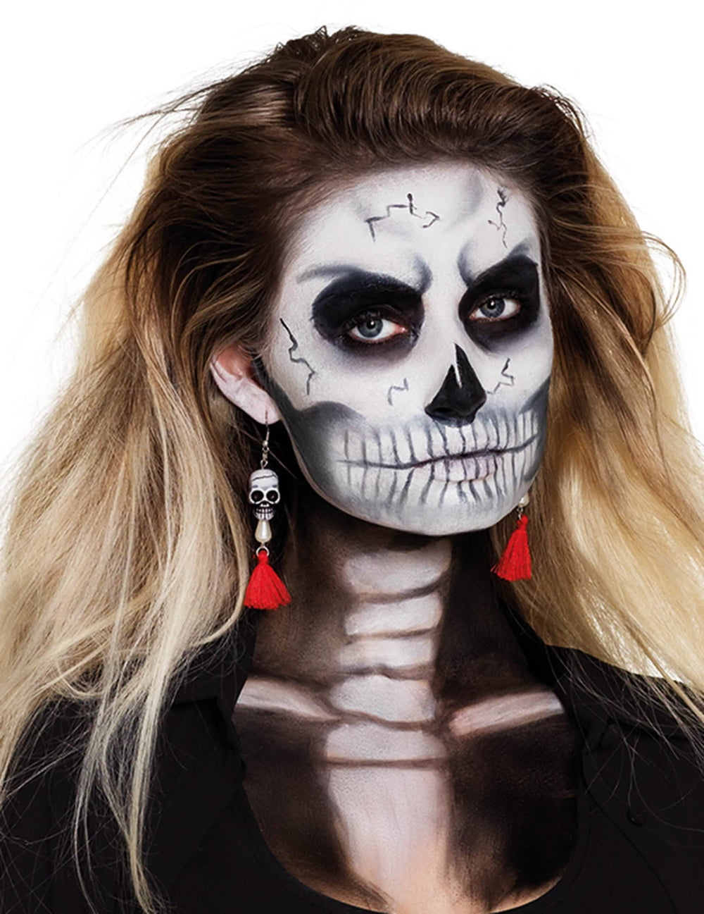 Velik plan uhani z lobanjo Dia de los muertos za ženska