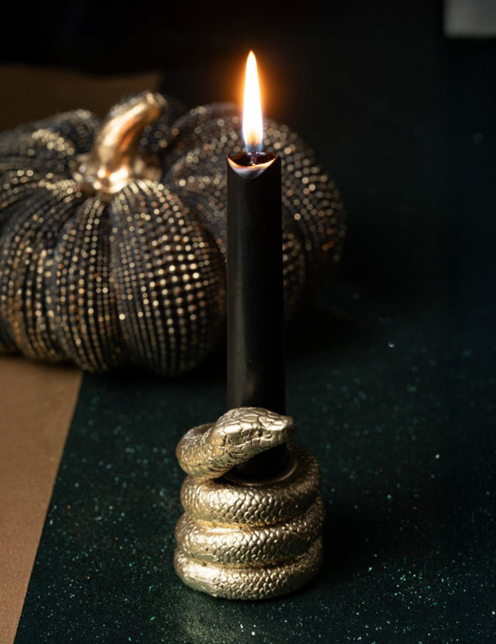 Mise en situation avec bougie du bougeoir serpent