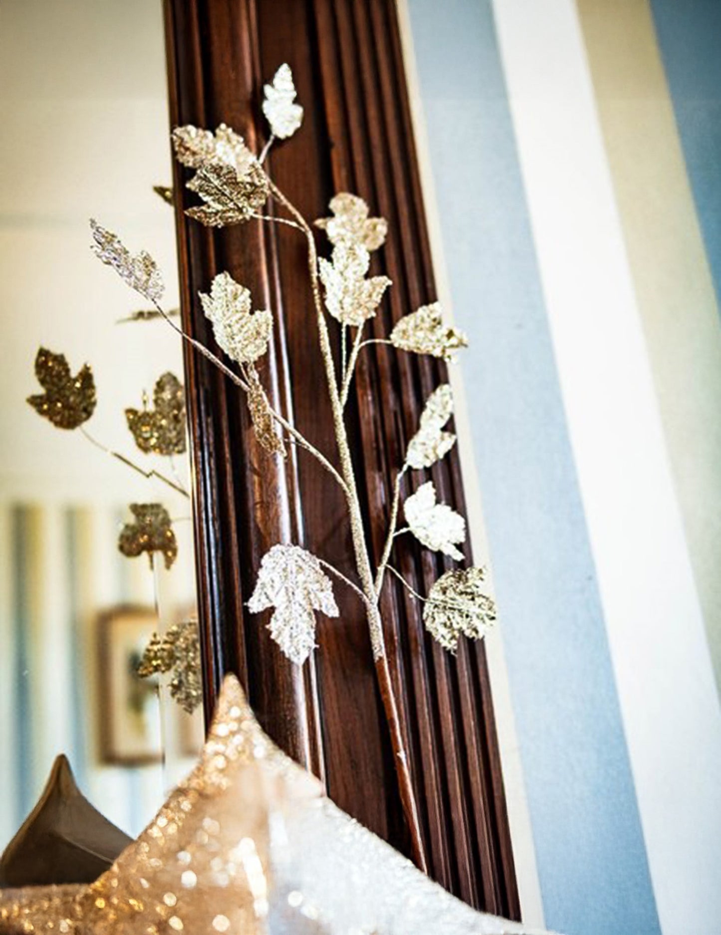 Veja javorjevega lista z bleščicami šampanjca 75 cm in bleščice