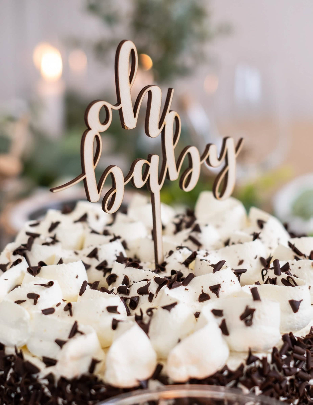 Podrobnosti o namestitvi cake topperja oh baby na torto za baby shower