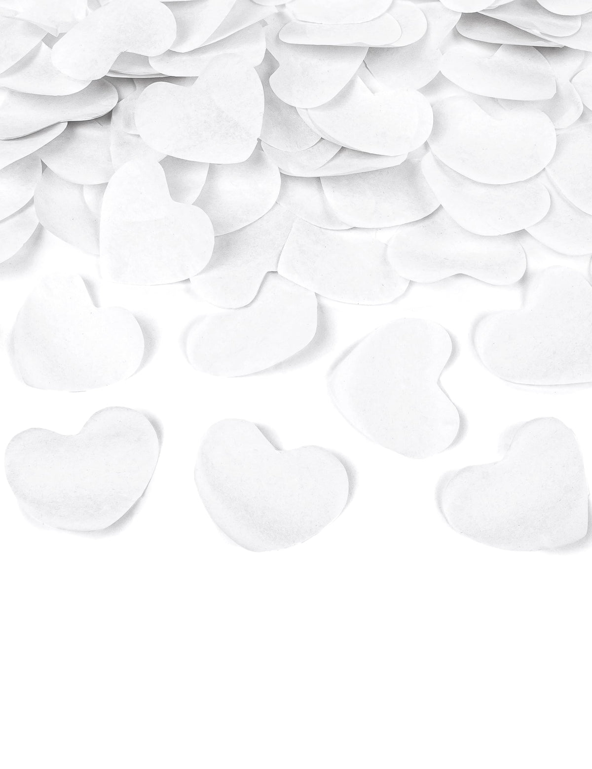 Gros plan sur les confettis du canon à confettis coeurs