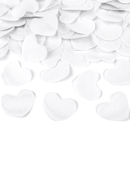 Gros plan sur les confettis du canon à confettis coeurs