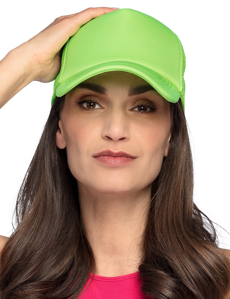 Gros plan de la casquette vert fluo