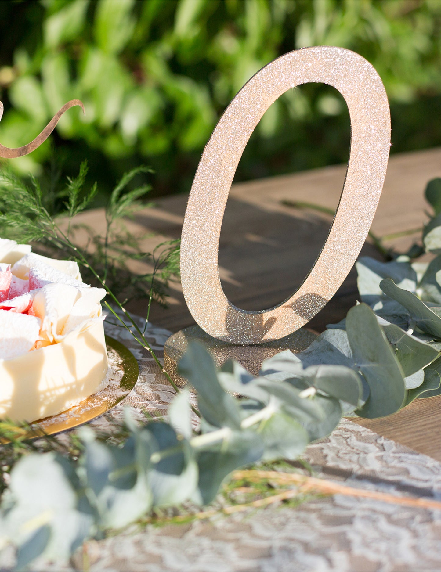 Osrednji okras številka 0, bleščeč les, barva šampanjca 20 cm s stabilno podlago