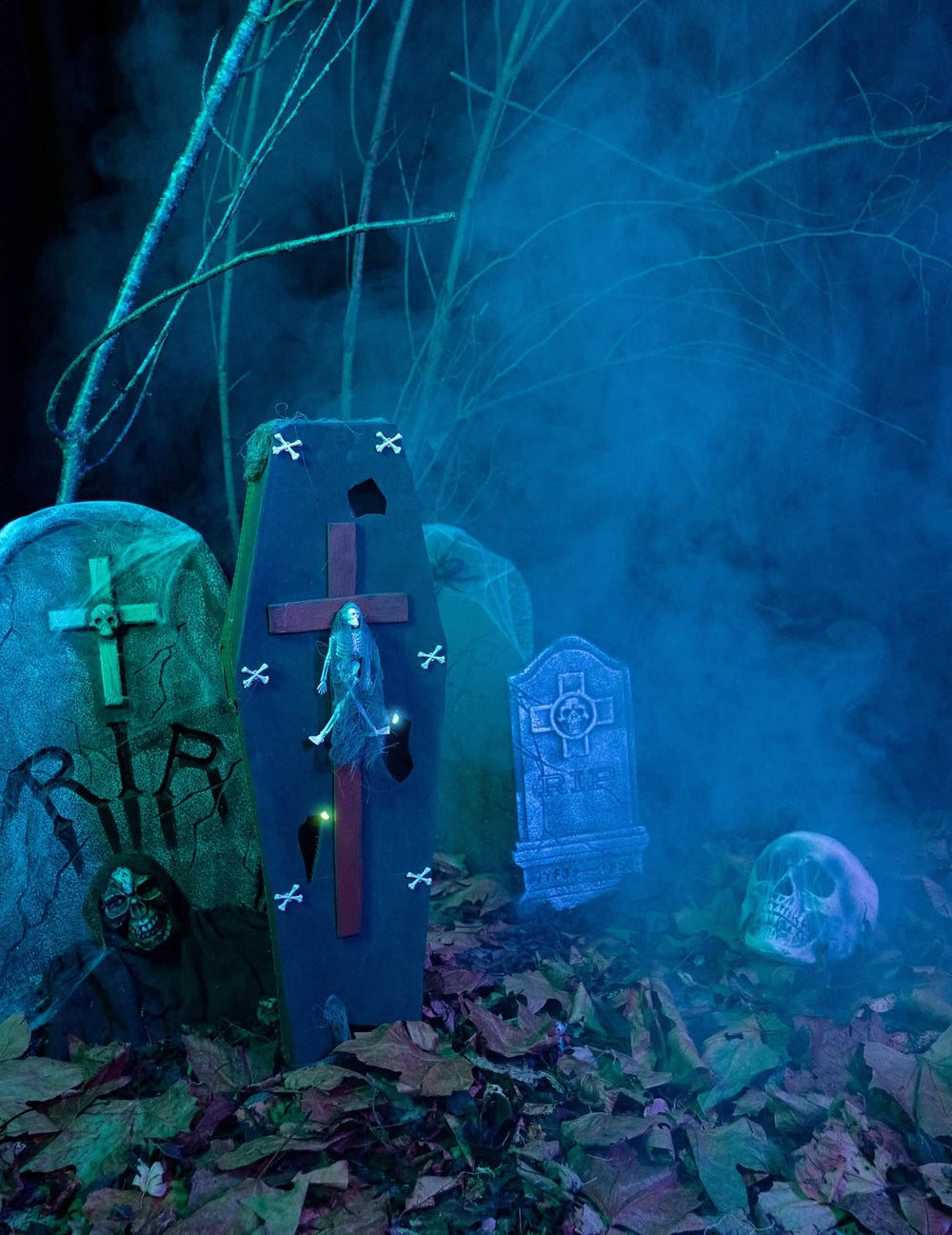 Krstača za Halloween za dekoracijo črna in rdeča
